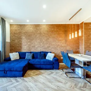 Nehru Apartament