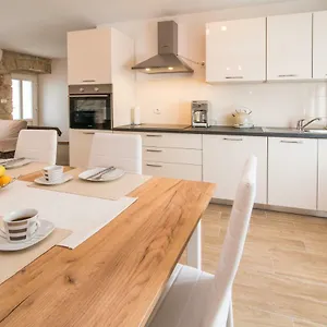 https://apartments-tara-vrbnik.primorje-gorskikotar.com